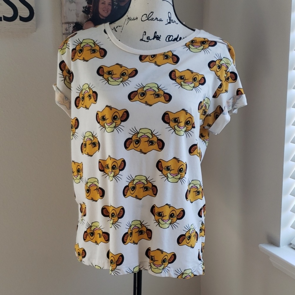 Cuteness 🦁 Simba Tshirt